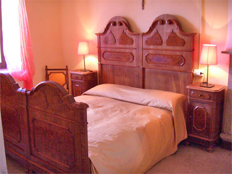 Andrea_Domaso_40_Doppelbett-Schlafzimmer