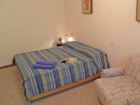 Camilla_Vercana_40_Doppelbett-Schlafzimmer