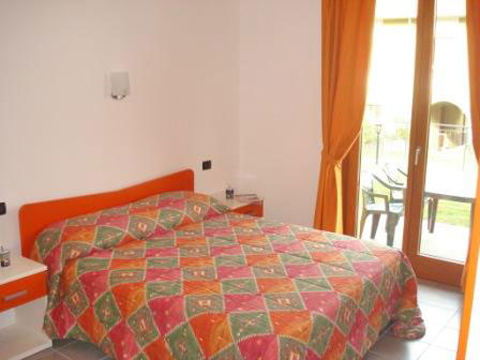 Colombo_Nesso_Bilolocale_pt_Sorico_40_Doppelbett-Schlafzimmer