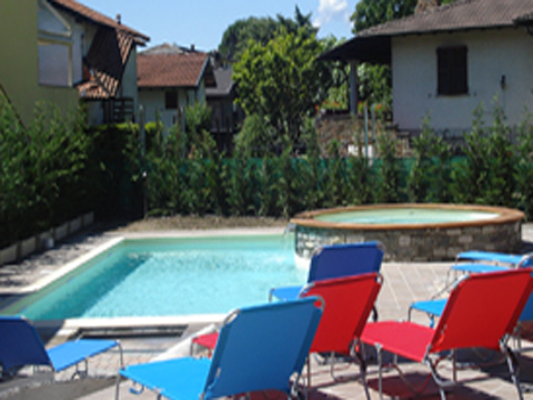 Colombo_Varenna_Trilocale_p1_Sorico_16_Pool