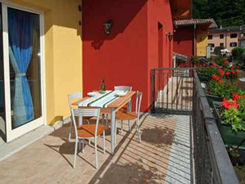 Colombo_Varenna_Trilocale_p1_Sorico_20_Garten