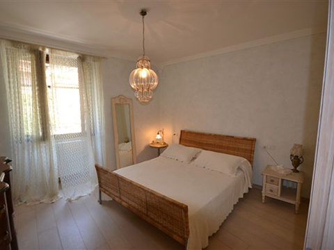 Fantastico_Domaso_40_Doppelbett-Schlafzimmer