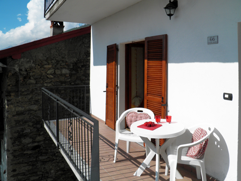 Fiora_Secondo_Gravedona_10_Balkon