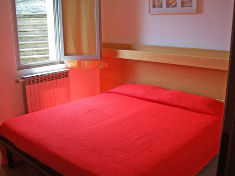 Le_Magnolie_Quarto_Domaso_45_Schlafraum