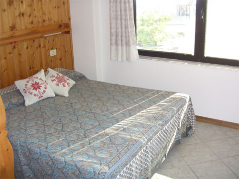 Livia_Vercana_40_Doppelbett-Schlafzimmer