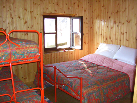 Marinella_Gravedona_40_Doppelbett-Schlafzimmer