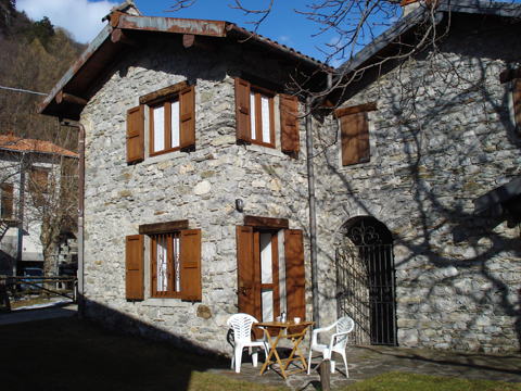 Nino_Naro-Gravedona_55_Haus
