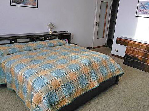 Ontano_Colico_40_Doppelbett-Schlafzimmer