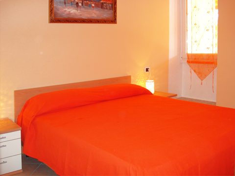 Ortensia-Primo_Acquaseria_40_Doppelbett-Schlafzimmer