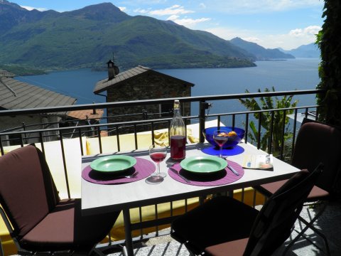Bild von Ferienhaus in Italien Lake Como Apartment in Gravedona Lombardy