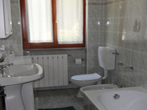 Bilder von Lake Maggiore Apartment La_Quiete_819_Baveno_50_Bad