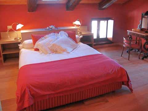 Bilder von Lake Maggiore Apartment Mariucca_Azalea_757_Lesa_40_Doppelbett-Schlafzimmer